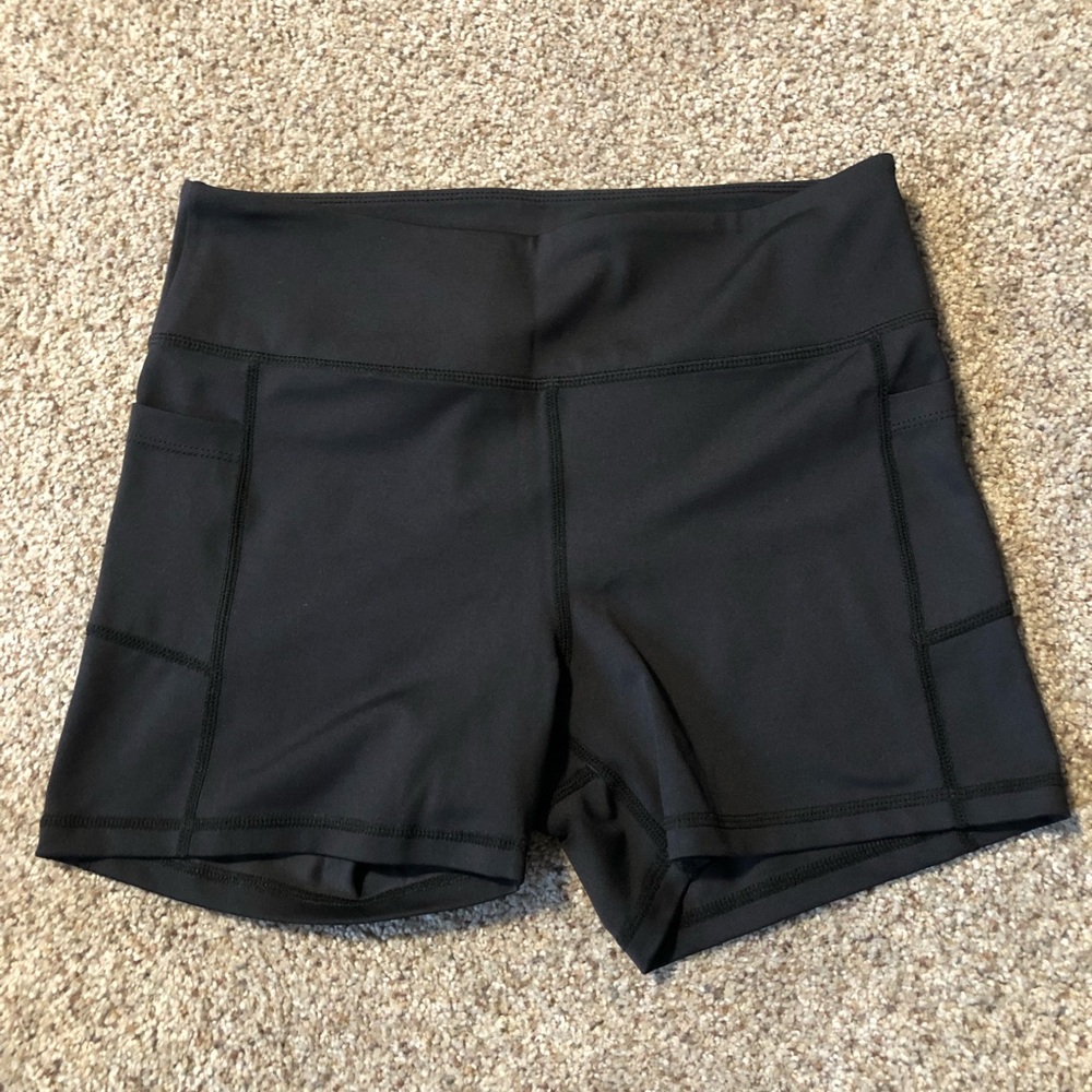 Zyia hustle shorts size L